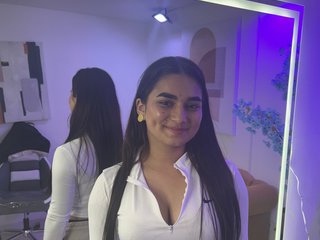 Annie-larsen Profile Picture