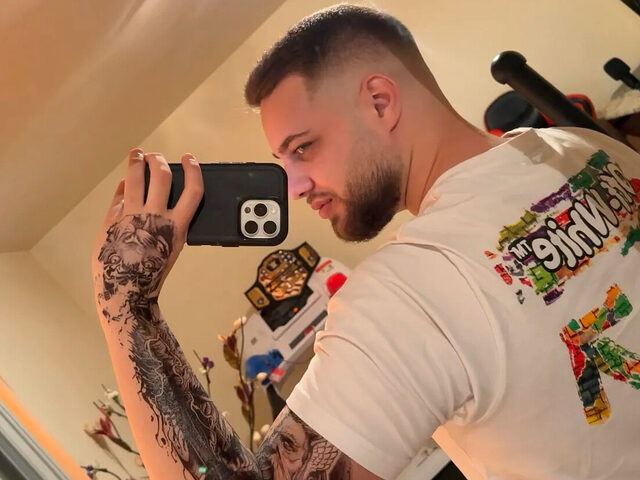 Adonis Crown's photo