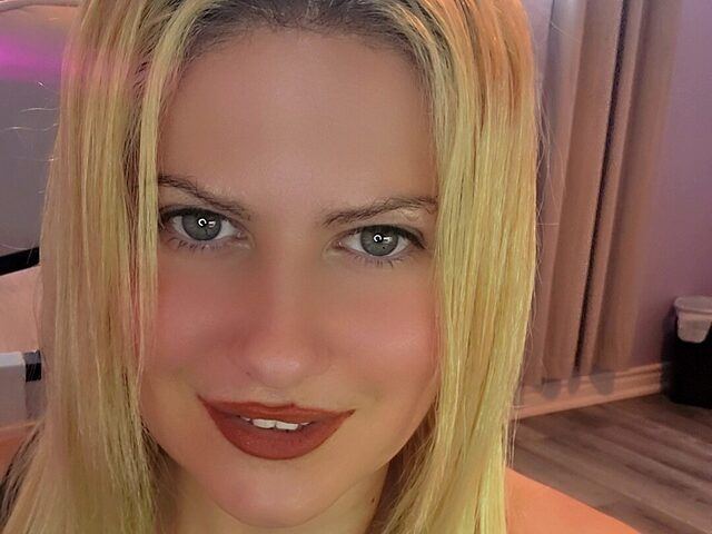 Bella Starrrr's photo