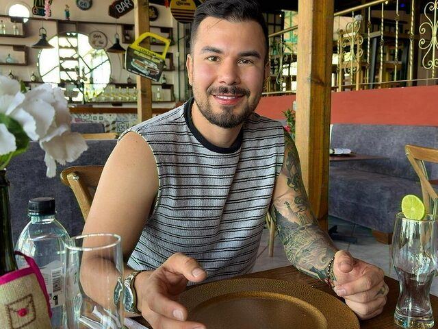 Julian Monttoya's photo