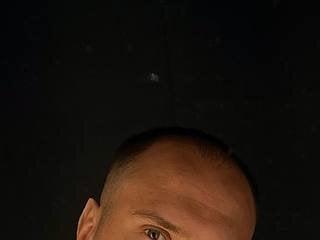  XxX-XxX 