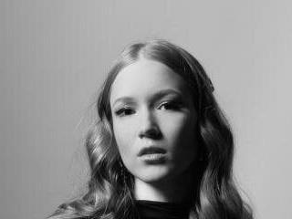  Margaret Love 