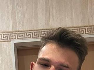 AdamGold01