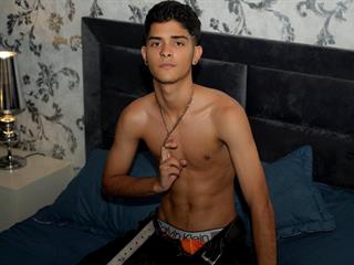 Axel baker01