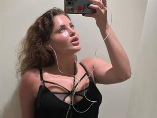 Bomb ladyy