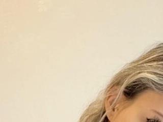 Cute Anissa