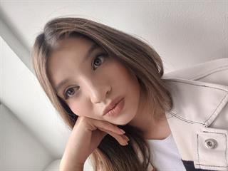 Danna Sweet v