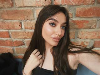 Emily Tylerr