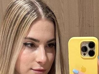 KissMissAngela