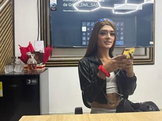 laura camila4