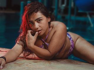 petite lucy18