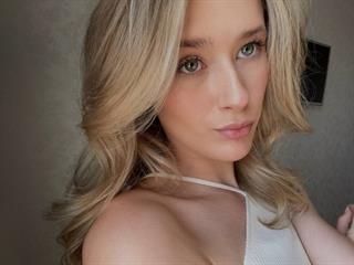 Ruby Blonde Photik