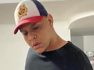 Zeushorny10
