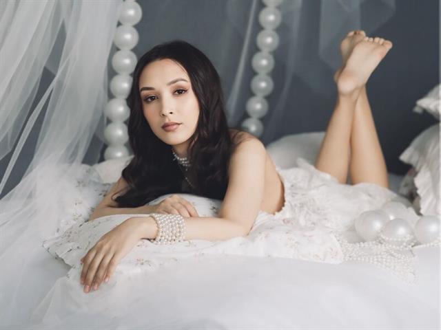 AmeliyaCarey's photo