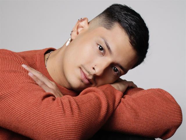 AntinoEmerald's photo