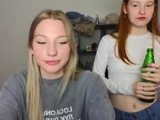Fia-red and Mia-blond